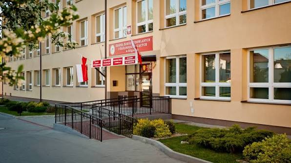 Будівля Комплексу професійних та загальноосвітніх шкіл у Білгораї